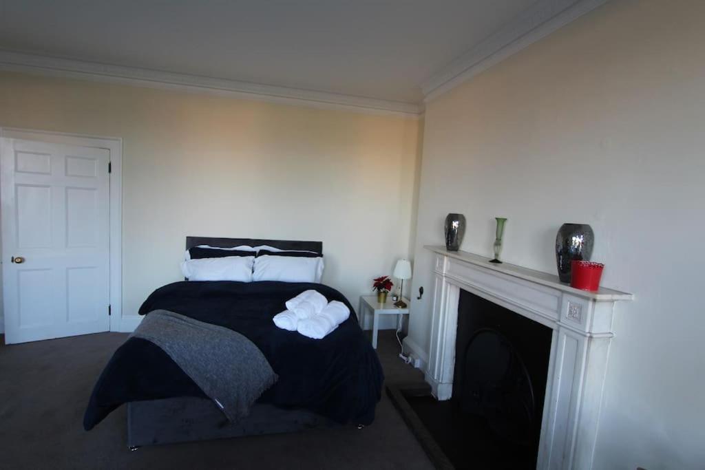 Perfect For Large Family & Friends, Free Parking, Games Villa Reading Luaran gambar