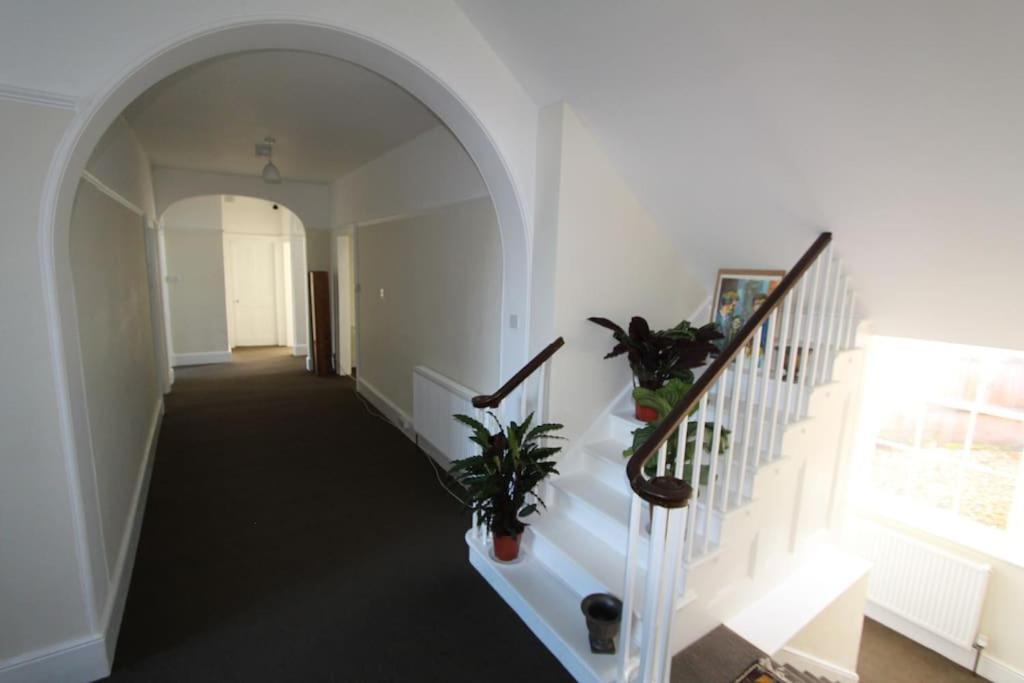 Perfect For Large Family & Friends, Free Parking, Games Villa Reading Luaran gambar