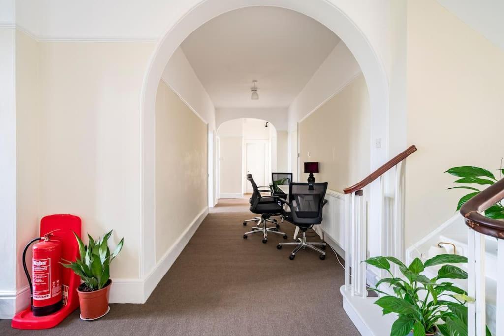 Perfect For Large Family & Friends, Free Parking, Games Villa Reading Luaran gambar