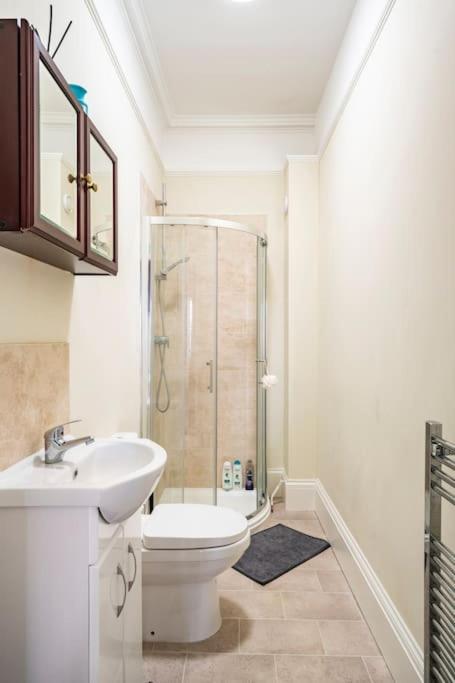 Perfect For Large Family & Friends, Free Parking, Games Villa Reading Luaran gambar
