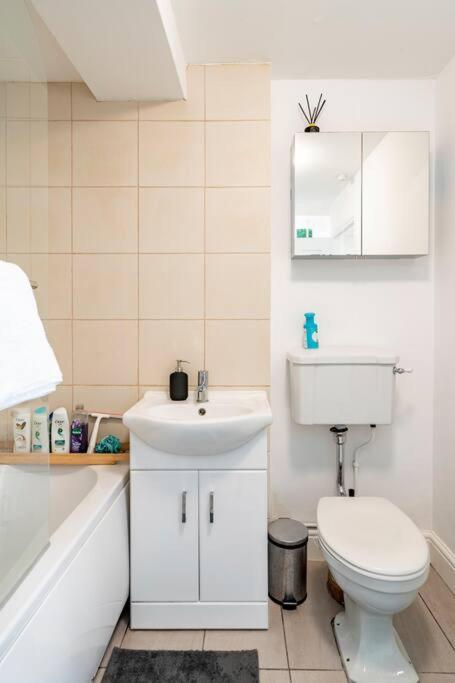 Perfect For Large Family & Friends, Free Parking, Games Villa Reading Luaran gambar