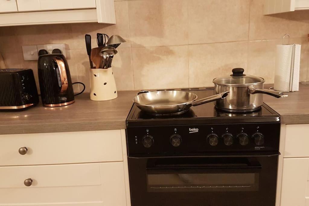 Perfect For Large Family & Friends, Free Parking, Games Villa Reading Luaran gambar